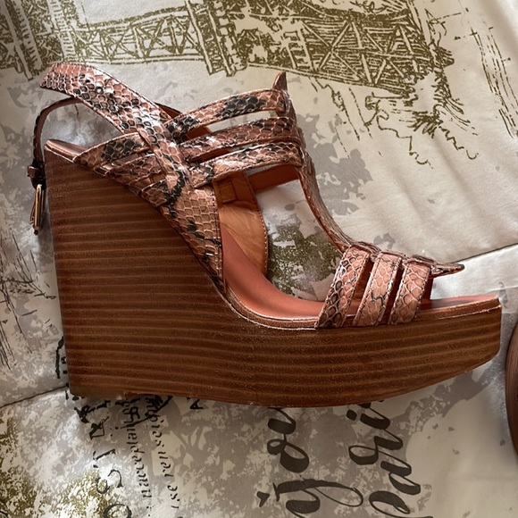 Wedges - Picture 2 of 4